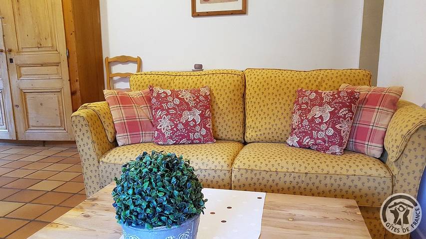 Gîte pour 4 personnes, avec jardin à Pommiers - 3