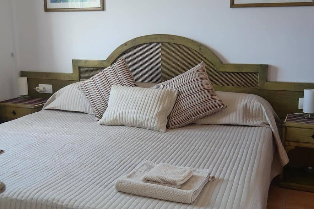 Prachtige 3 slaapkamer, luxe villa, privé zwembad, Wifi, Tv, lopen naar stranden en bars in Corralejo, La Oliva