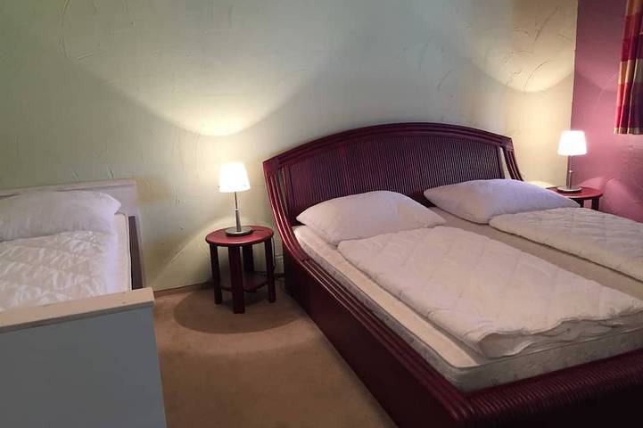 Bungalow für 4 Personen, mit Terrasse und Garten in Altenkirchen - 2