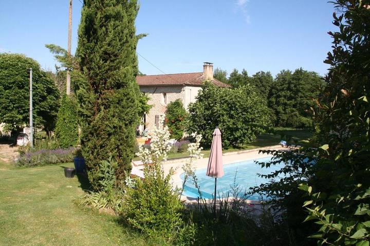Gîte pour 2 personnes, avec piscine ainsi que jardin et terrasse à Pardaillan - 4