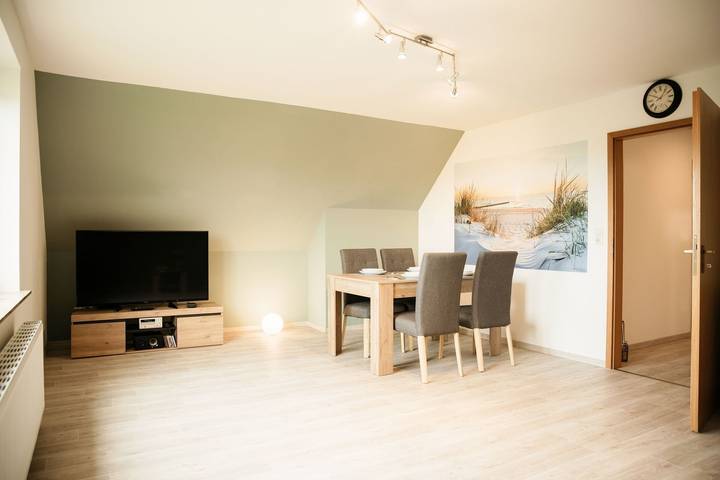 Ferienwohnung für 4 Personen, mit Terrasse und Seeblick in Hohn