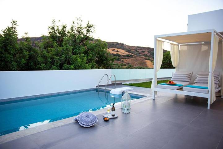 Villa für 4 Personen, mit Balkon und Terrasse sowie Garten und Pool in Bali (Kreta)
