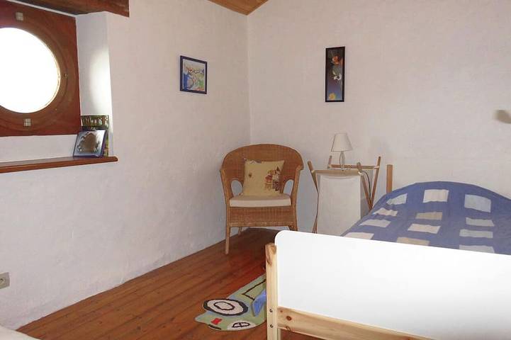 Location de vacances pour 6 personnes, avec Terrasse et Jardin à Livers-Cazelles - 4