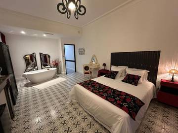 Chambre d’hôte pour 3 personnes, avec terrasse ainsi que piscine et jardin à Béziers