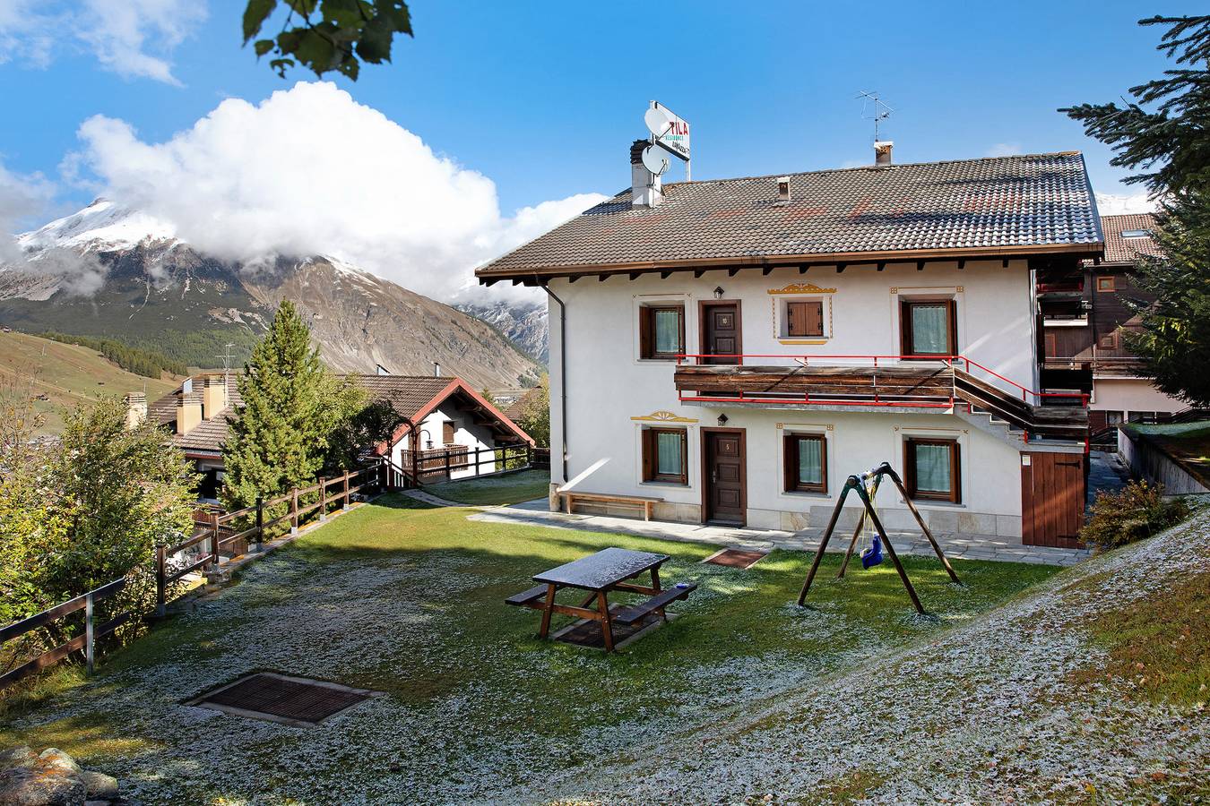 Ganze Wohnung, Ferienwohnung Residenz Attila Panorama mit Bergblick, Balkon und Wlan in Teola, Livigno