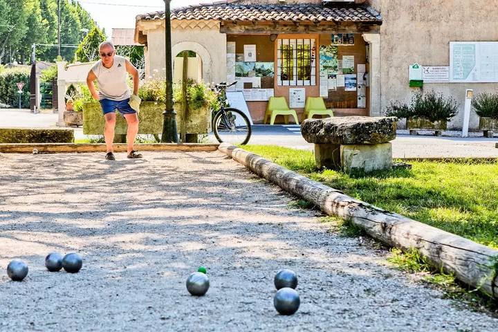 Camping pour 2 personnes, avec Terrasse et Piscine dans les Bouches-du-Rhône - 2