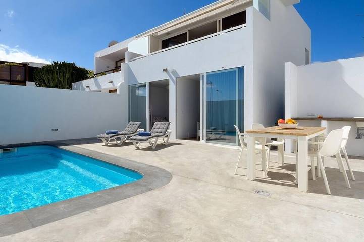 Villa for 4 people, with balcony and pool - 1
