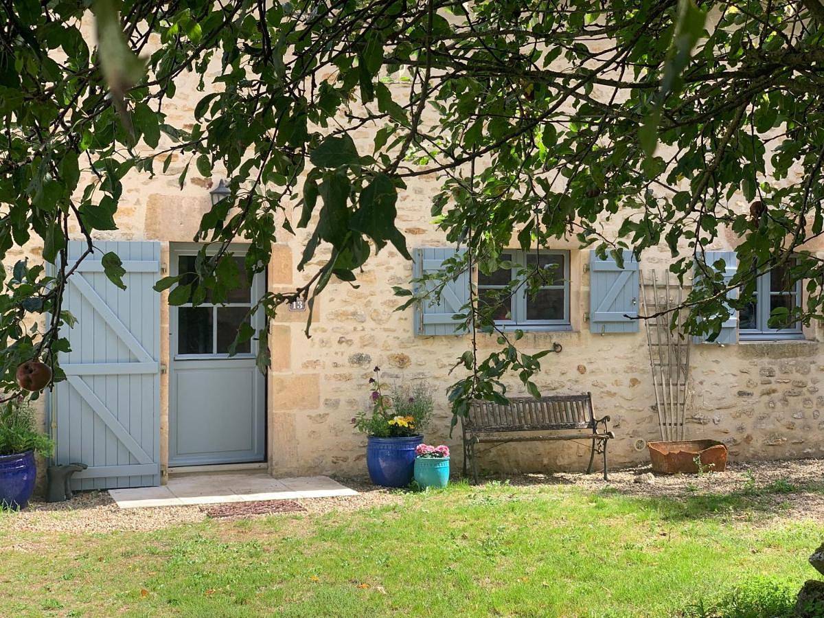 Appartement entier, Idyllic Gite Holidays In Rural Stunning French Countryside With Pool in Antigny, Vienne (France)