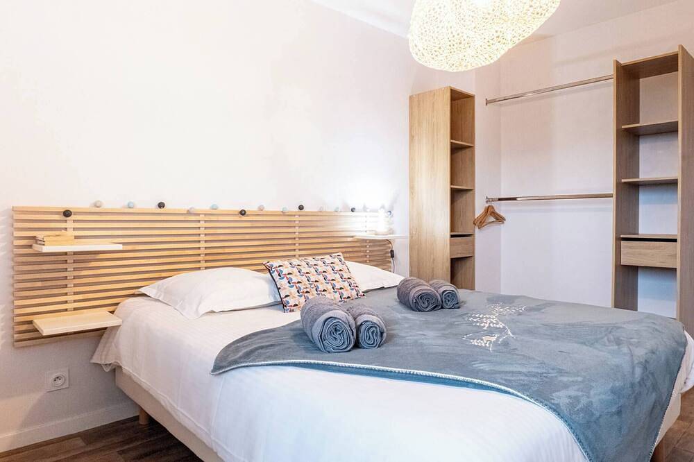 Ganze Wohnung, Annecy \"L'Elégance\": Large Room/Parking in Annecy-le-Vieux, Annecy (Gemeinde)