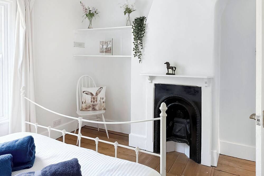 2 bedroom accommodation in Lyndhurst, near Brockenhurst in Lyndhurst, Hampshire