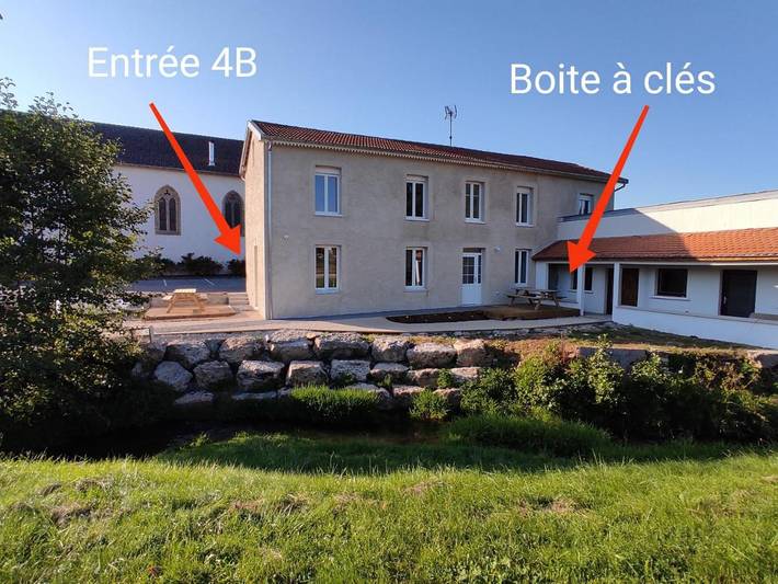 Gîte pour 4 personnes, avec terrasse dans Domvallier