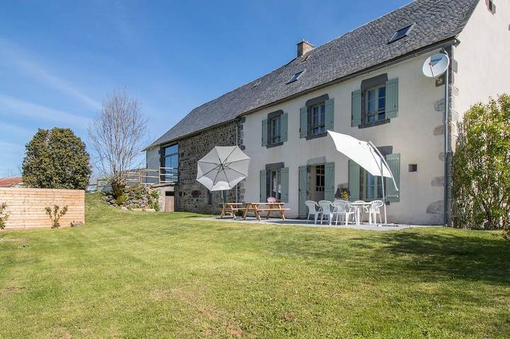 Location de vacances pour 14 personnes, avec balcon et jardin dans Heume-l'Église