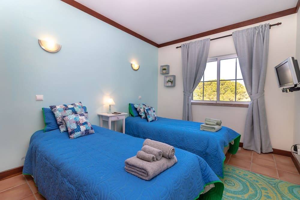 Estrela do Mar - Sea views, communal pool and just 300 from beach in Benagil, Faro Distrikt