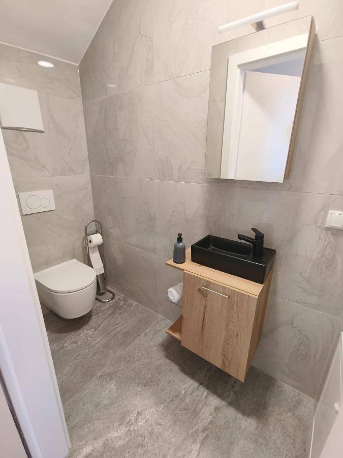 Ferienwohnung für 6 Personen, mit Balkon und Terrasse sowie Garten und Ausblick in Klosterneuburg - 4