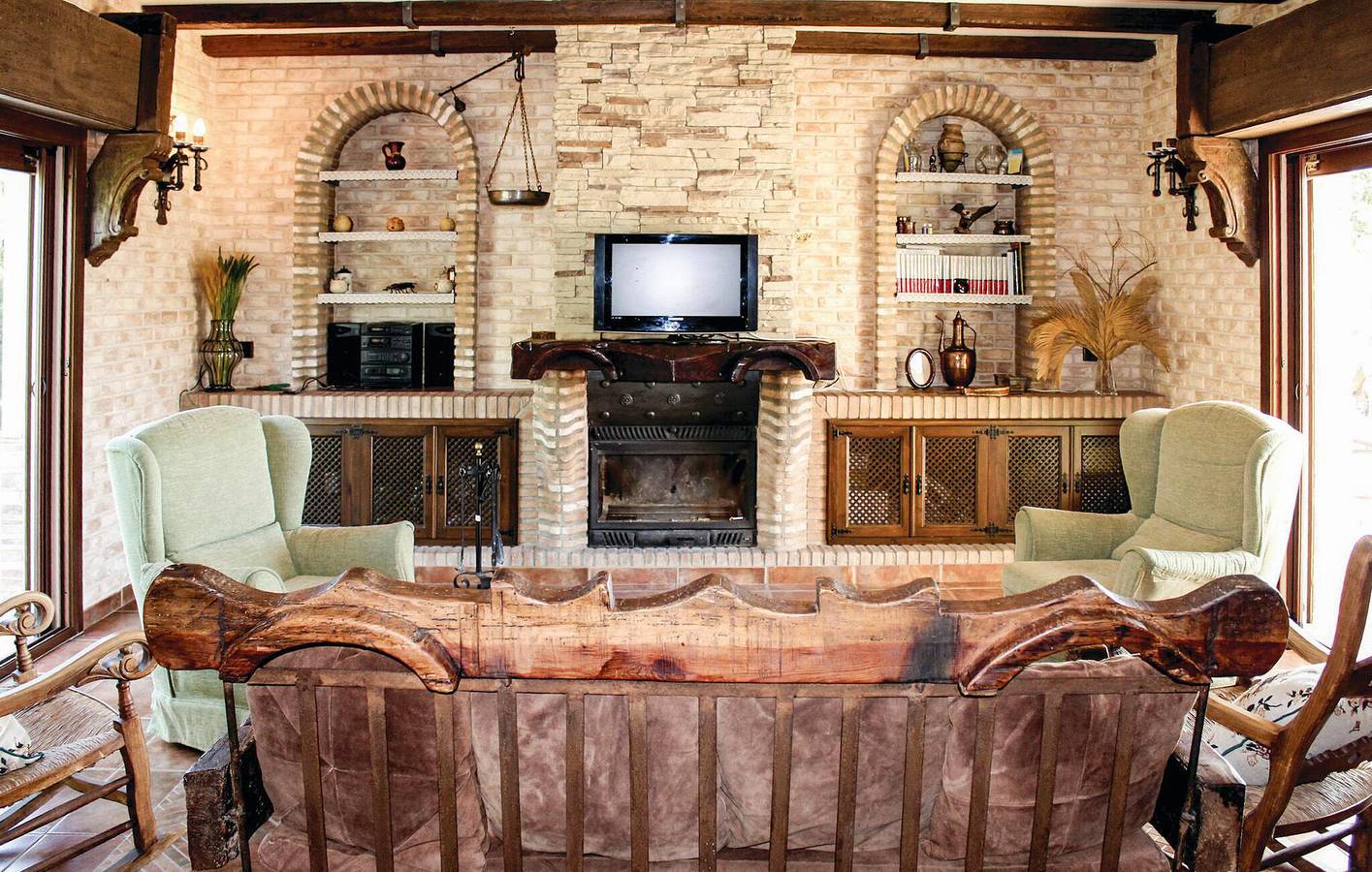 Acogedor apartamento con piscina y WiFi, a 2,5 km del centro de la ciudad. in Setenil de las Bodegas, Pueblos Blancos