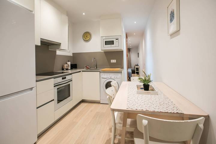 Apartamento entero, E4Lle1031 - Studio next to Plaza España in Centro Barcelona, Barcelona