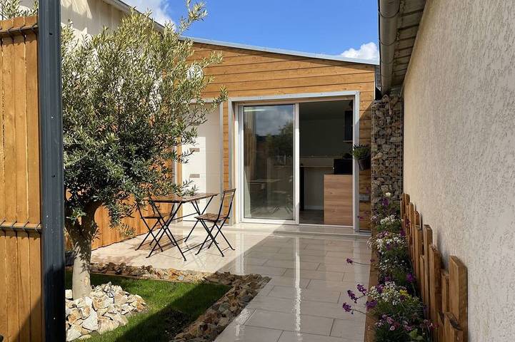 Gîte pour 3 personnes, avec terrasse dans Courcelles-sur-Seine