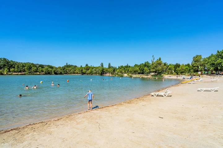 Camping pour 4 personnes, avec terrasse, animaux acceptés dans le Vaucluse - 2