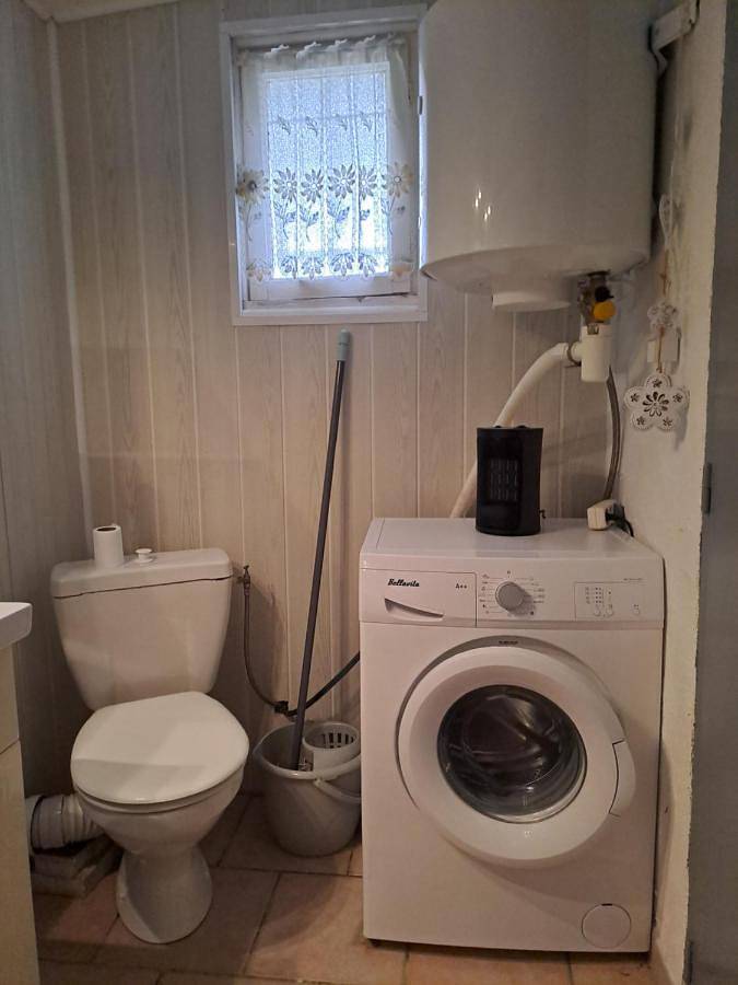 Location de vacances pour 3 personnes, avec vue et jardin à Le Castellet - 2