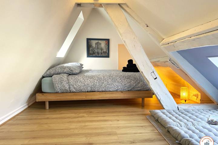 Entire apartment, 🏺Le St-Laurent - Magnifique Triplex - Calme in Caen, Caen region