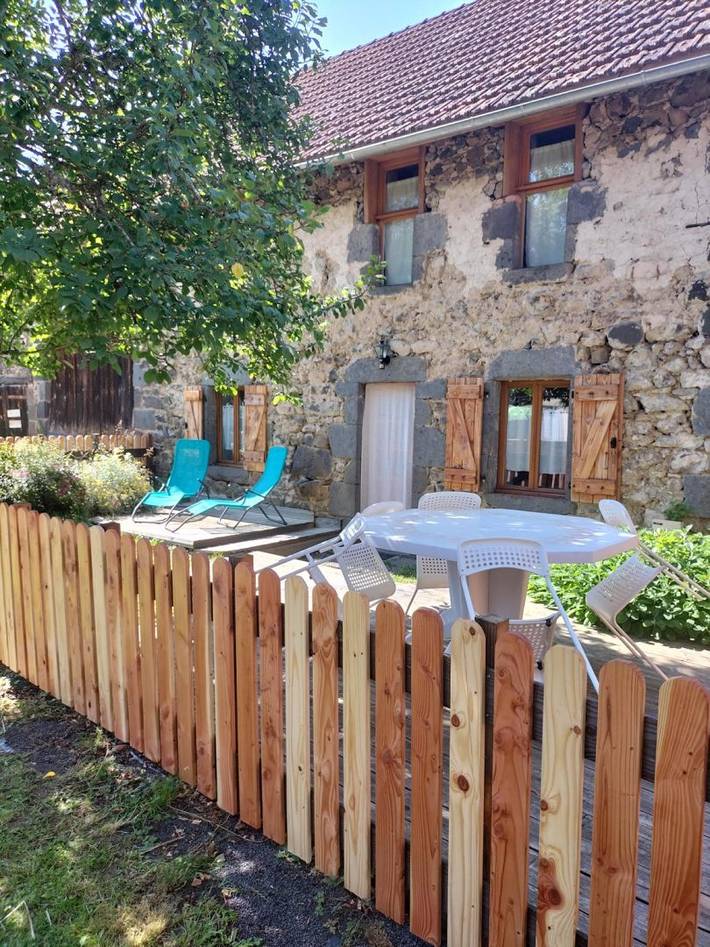 Gîte pour 5 personnes, avec terrasse et jardin