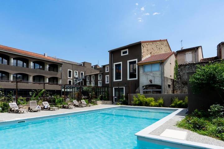 Hôtel pour 2 personnes, avec jardin et sauna ainsi que jacuzzi et piscine, animaux acceptés