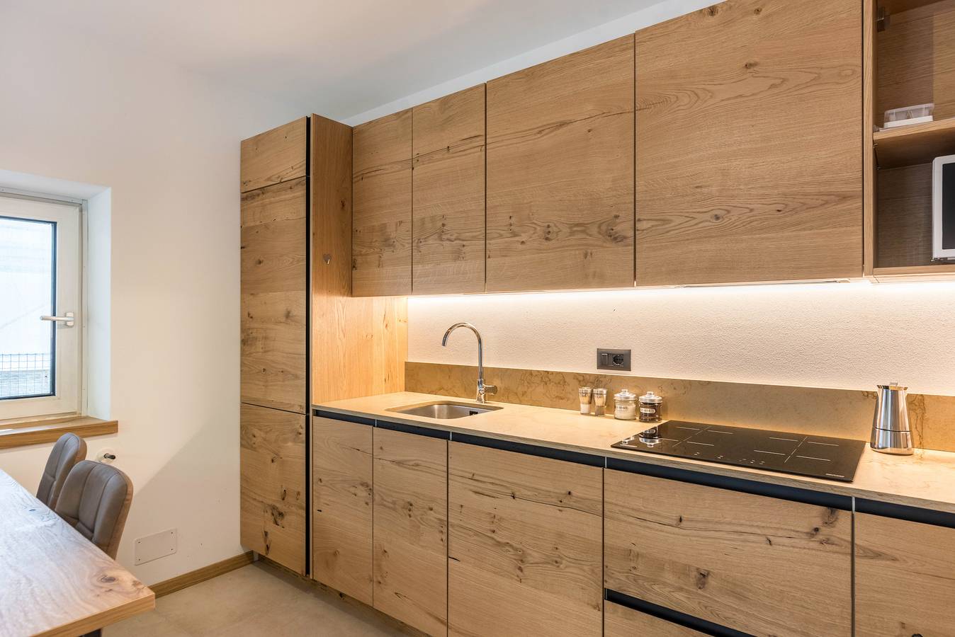 Entire apartment, Apartment 'Campanile Basso' with Mountain View, Balcony & Wi-Fi in San Lorenzo in Banale, Brenta group