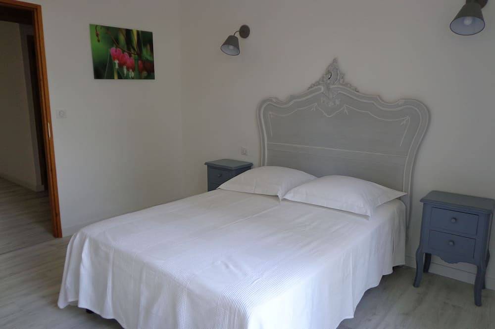 Appartement entier, A l'étage : La Cigale 3 chambres - clim - piscine - Domaine Les Rivales Provence in Plan-d'Orgon, Région d'Arles