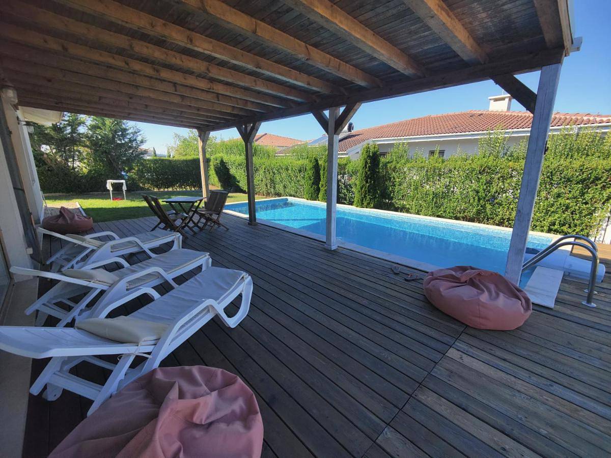 Villa with Private Pool in Lozenets, Zarewo
