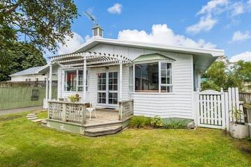 Bed And Breakfast for 9 People in Whanganui, Manawatu-Wanganui, Photo 1