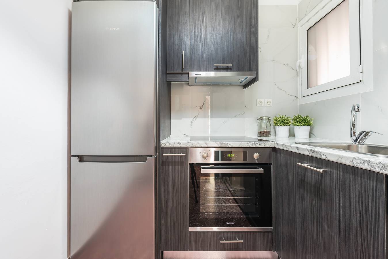 Apartamento inteiro, New Relaxed Central Apartment ☆ Walk Everywhere ☆  in Seção central de Atenas, Atenas