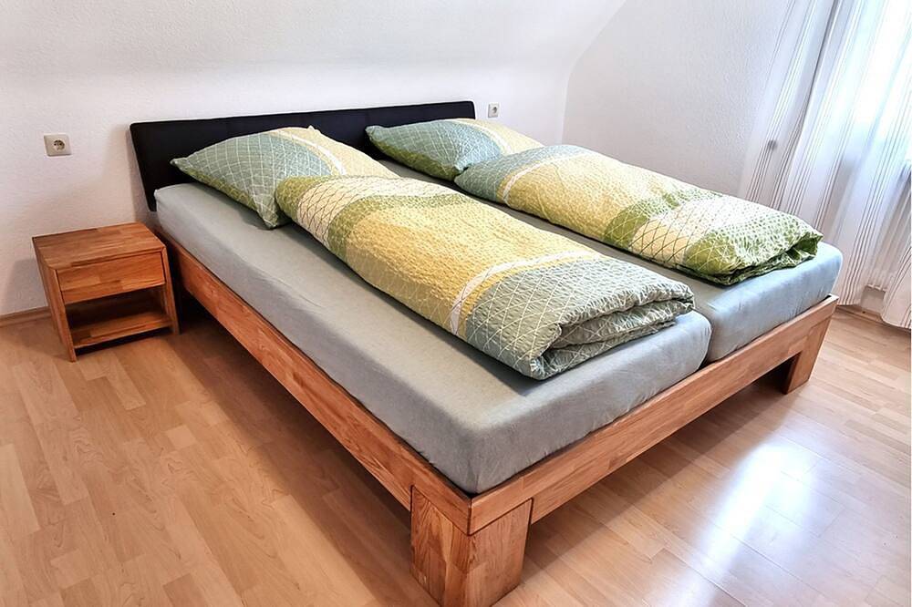 Ganze Wohnung, Ferienwohnung Heidi mit 120qm, 3 Schlafzimmer, max. 7 Personen in Hilzingen, Hegau