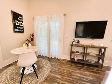 Cottage for 2 Guests in Charleston, South Carolina Lowcountry, Picture 2