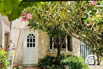 Location de vacances pour 5 personnes, avec jardin à Montredon-des-Corbières