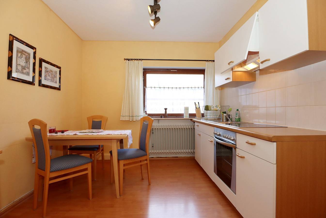 Ganze Wohnung, Ferienwohnung 'Fingerhut' mit Bergblick, privater Terrasse und Wi-Fi in Altglashütten (Feldberg), Feldberg