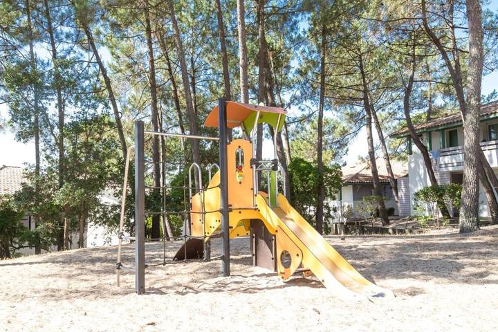 Parc de vacances pour 8 personnes, avec terrasse et piscine dans les Landes - 3