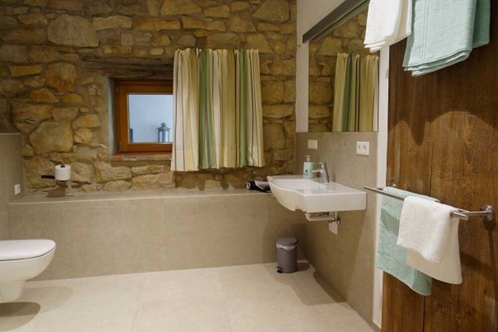 Ganze Wohnung, Wohnung 1 - Gästehaus Andrea Herzig in Oberrimsingen, Breisach am Rhein