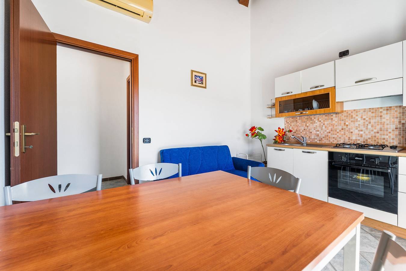 Casa de vacaciones Residencia Sulcis 2 con terraza compartida y A/C in Is Cuccus, Masainas