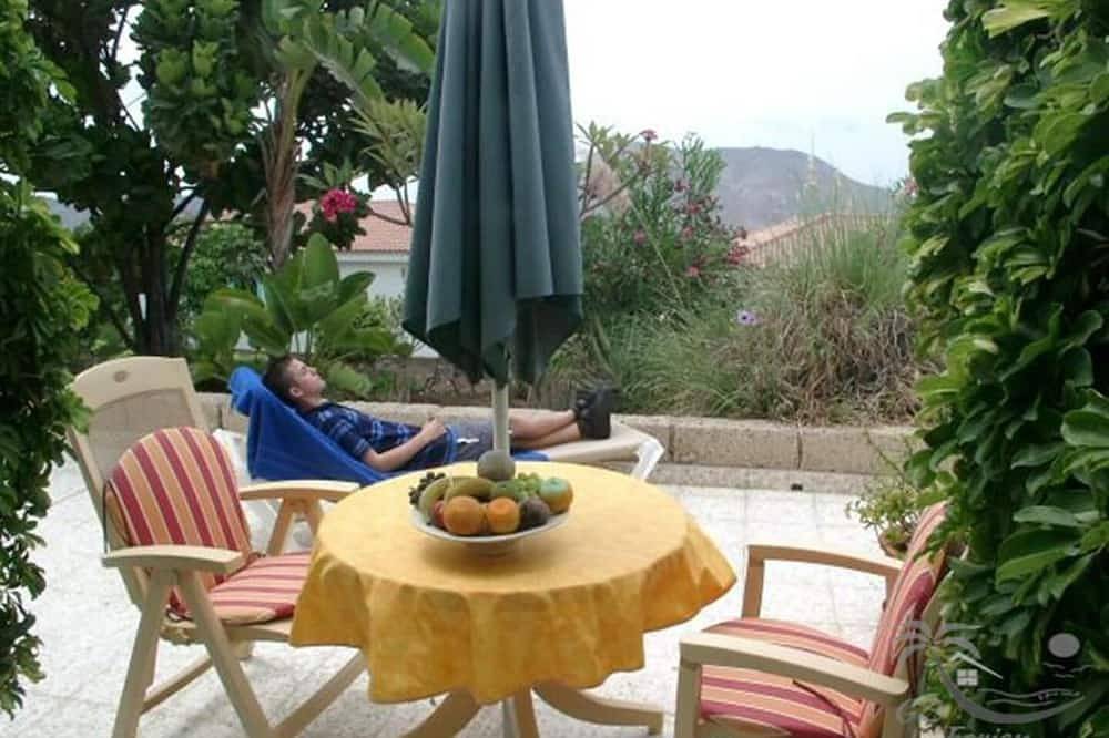 Entire apartment, Chayofa Costa Adeje above Los Cristianos in Arona, South Tenerife