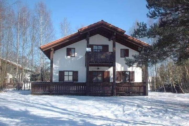 Ferienhaus für 8 Personen, mit Balkon und Whirlpool sowie Garten