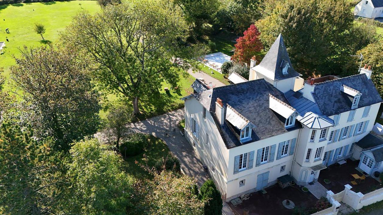 La Villa Mirabelle 2min d'Arromanches-les-Bains in Tracy-sur-Mer, Région de Bayeux
