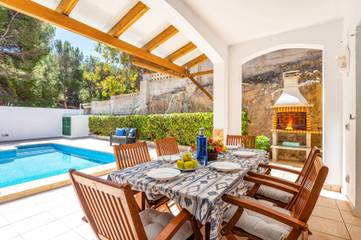 Villa in Es Mercadal, Menorcas Küste für 6 