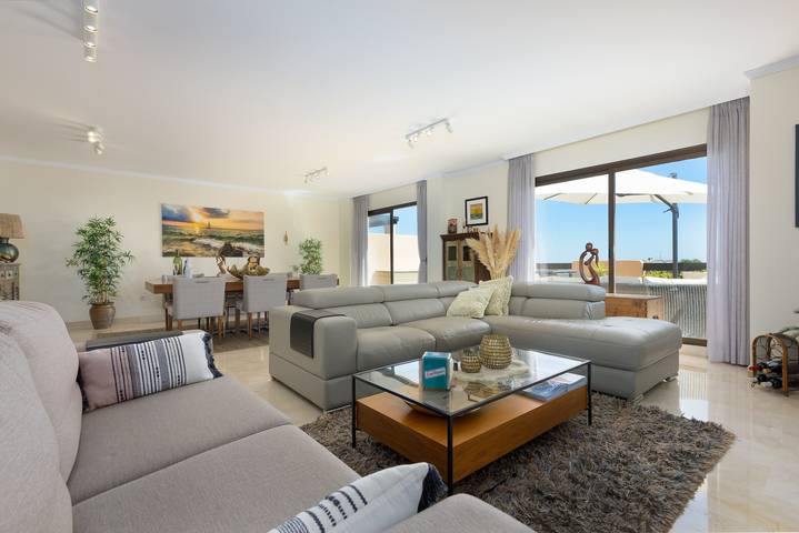 Ganze Wohnung, Apartment 'Casares Beach Luxe Penthouse' mit Meerblick, Wlan und Klimaanlage in Playa Ancha, Casares