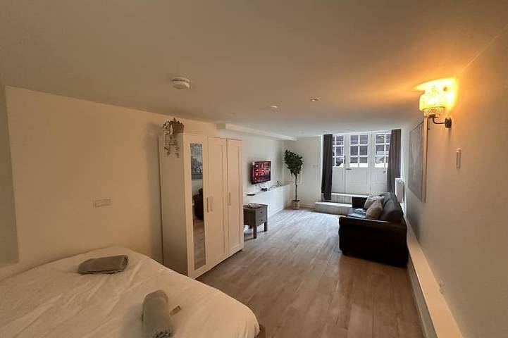 Ganze Wohnung, Luxuswohnung im Zentrum von Amsterdam mit 2 separaten Studios 120m² Leidseplein in Holländische Küste
