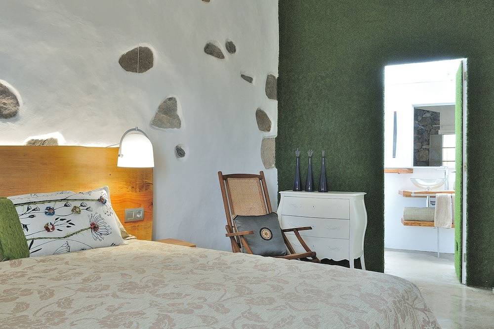 Villa con Piscina en Primera Linea de Costa_finca Ecologica in San Juan de la Rambla, Teneriffa Nord