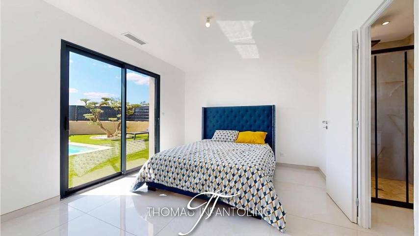 Location de vacances pour 7 personnes, avec terrasse ainsi que piscine et vue à Lavalette - 3