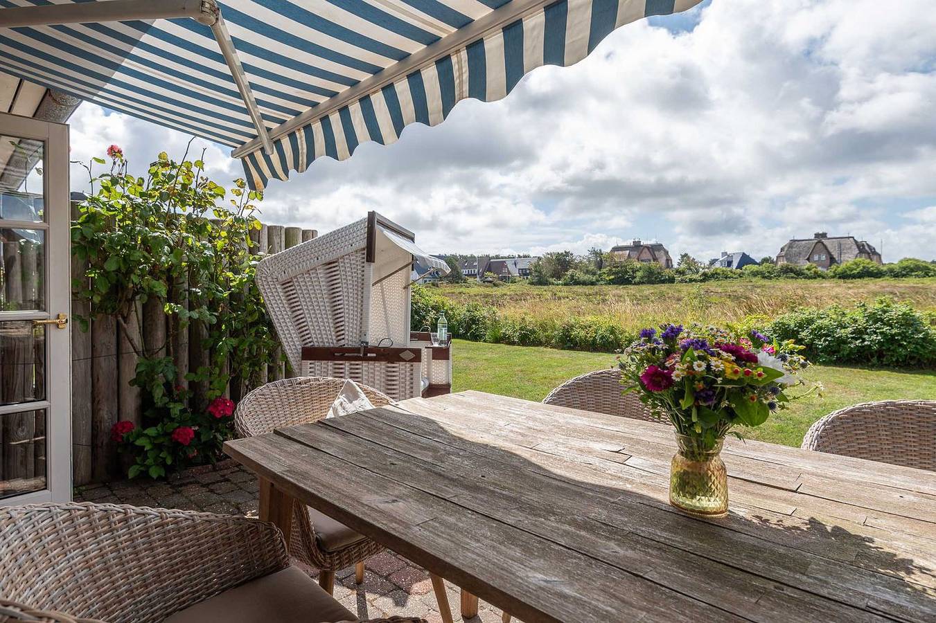 Ganze Wohnung, Elegante 3-Zimmer- Ferienwohnung mit ca. 65 m², für bis zu 3 Personen. in Wenningstedt, Sylt