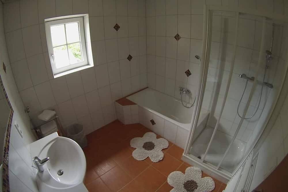 Ganze Wohnung, Ferienwohnung 2 - Haus Ebner Johann in Salzkammergut-Berge, Hintersee (Salzburger Land)