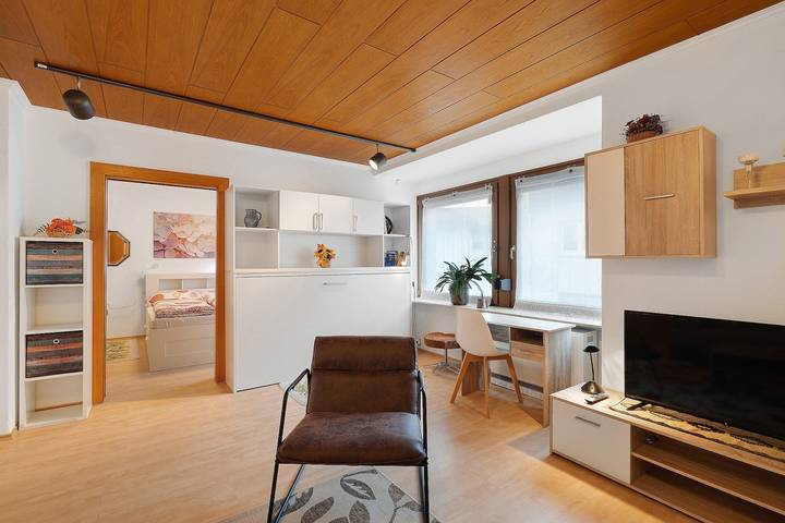 Geheel appartement, Appartement "Eva Maria" met balkon en wifi in Pforzheim, Noordelijk Zwarte Woud
