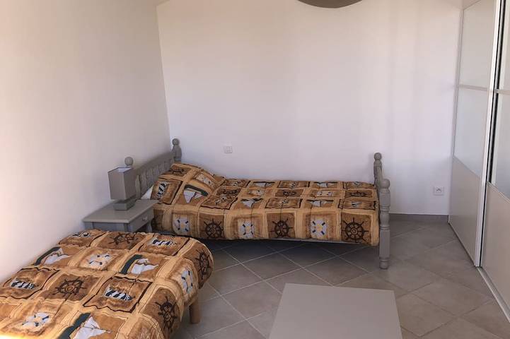 Location de vacances pour 6 personnes, avec jardin et terrasse à Saint-Mitre-les-Remparts - 3